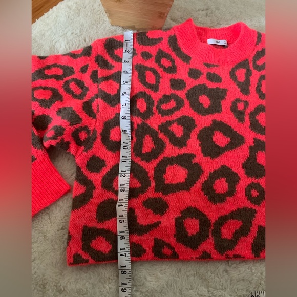 TNA Utica Sweater - Picture 6 of 7